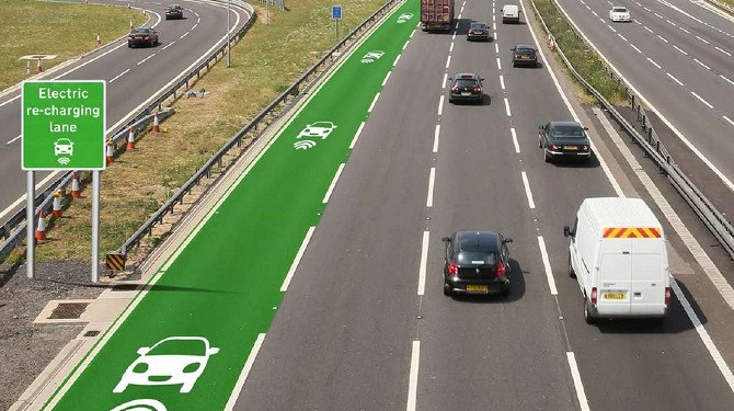 Nếu như kế hoạch của Cơ quan Quản lý Đường cao tốc tại Anh trở thành hiện thực, tài xế lái xe hơi chạy điện tại đất nước này có thể thoải mái vừa sạc pin, vừa phóng xe trên đường.
