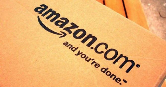 Dấu mũi tên ở bên dưới chữ thể hiện một nụ cười hài lòng mà bất kì khách hàng nào cũng sẽ trải nghiệm khi sử dụng dịch vụ của Amazon.
