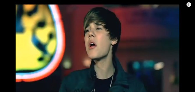 Tháng 4 năm 2009: Usher giới thiệu Justin Bieber với thế giới thông qua một đoạn video trên YouTube. 'Baby' xem Justin Bieber hiện đang có hơn 1,2 tỷ lượt xem.