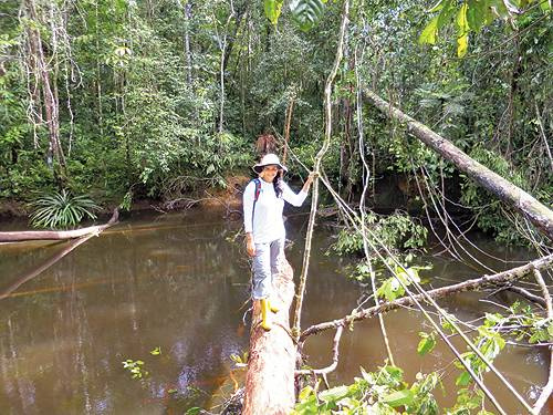 Ruchi Sanghvi trong chuyến du lịch đến sông Amazon của cô 