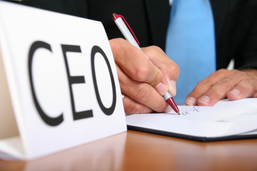 Doanh nghiệp nên chọn CEO nội bộ hay thuê ngoài?