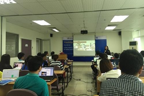 Sinh viên Đà Nẵng được dạy miễn phí công nghệ thông tin và kỹ năng khởi nghiệp.