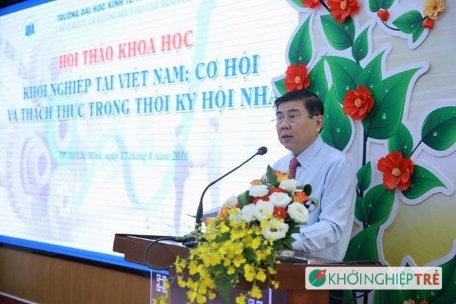Ông Nguyễn Thành Phong luôn theo sát các hoạt động khởi nghiệp của các bạn trẻ TP HCM. Ảnh: Hoàng Bình